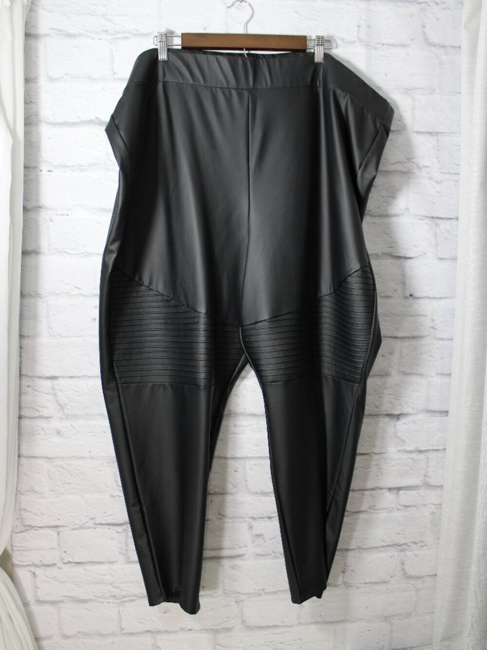 Torrid 6 Black Faux Leather Pull On Ribbed Moto Dressy Casual Fall Leggings